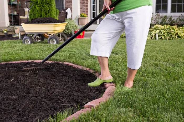 How long does mulch last in Lowell, MA